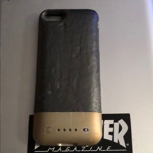 little beat up but works amazing, for the 5.5s,5c